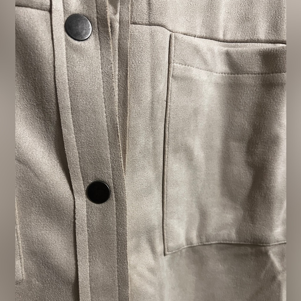 Mystree Beige Button-Down Shacket NWT - image 5